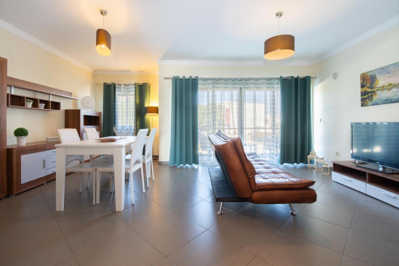 Apartamento Mae Soberana Лоуле Екстериор снимка